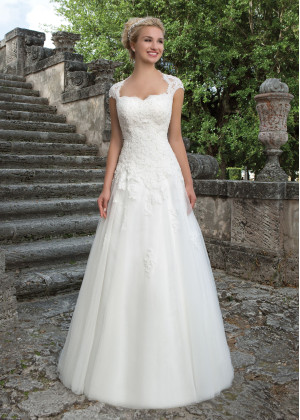 Sweetheart Neck Beaded Ivory Lace Tulle Wedding Dress With Detachable Jacket